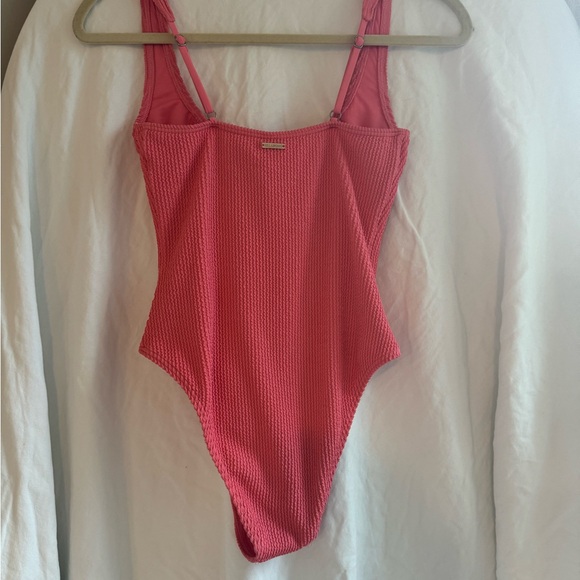 👙NWT BILLABONG SWIM | HIGH-WAISTED | UNDERWIRE | ONE PIECE | CORAL | SMALL - Picture 4 of 12
